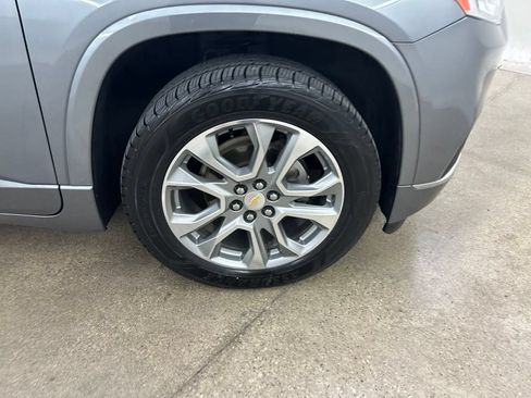 Used 2019 Chevrolet Traverse Premier AWD/4WD image 16