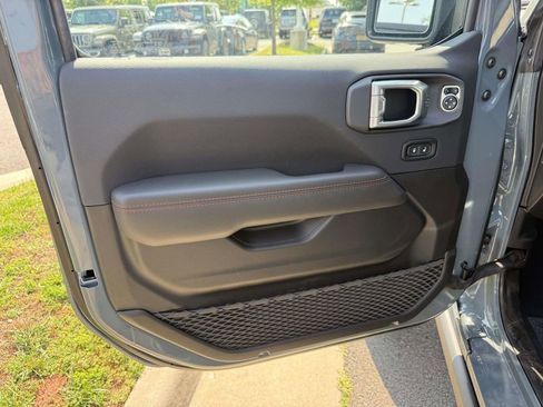 New 2026 Jeep Wrangler Unlimited Rubicon AWD/4WD image 33
