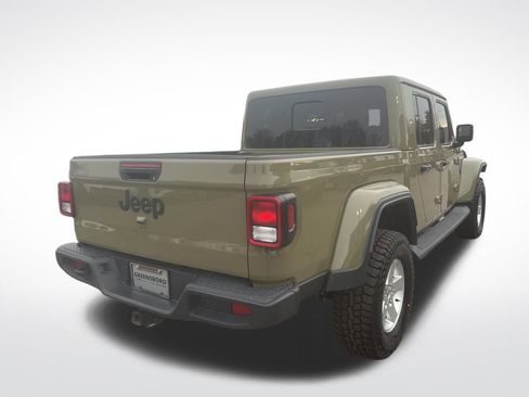 Used 2025 Jeep Gladiator Sport image 6