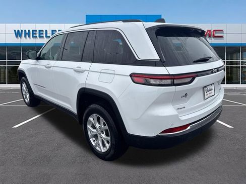 Used 2023 Jeep Grand Cherokee Limited w/ Luxury Tech Group II image 3