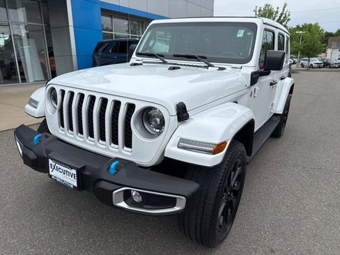 Used 2023 Jeep Wrangler Unlimited Sahara w/ Cold Weather Group AWD/4WD image 2