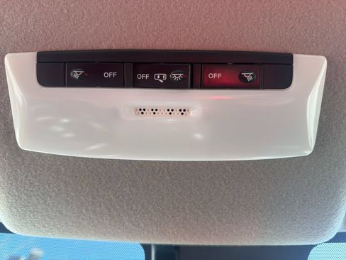 Used 2024 Nissan Versa SR w/ Trunk Package FWD image 39