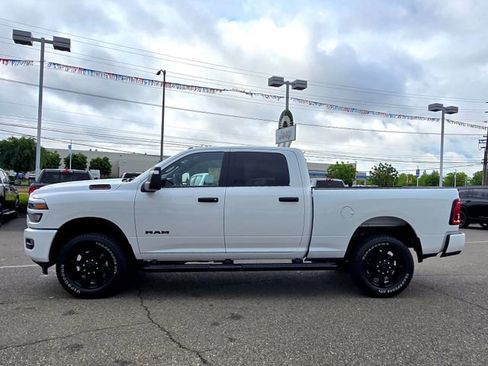 Used 2025 RAM 2500 Big Horn AWD/4WD image 9