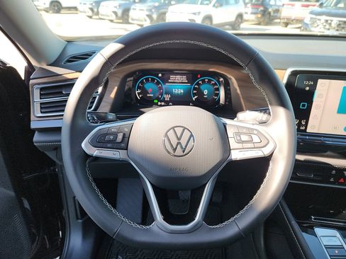 New 2026 Volkswagen Atlas SE image 16