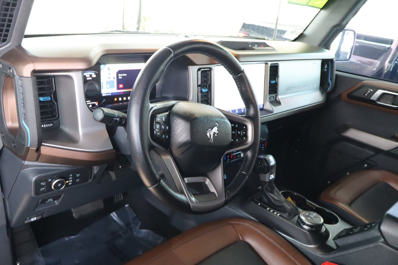 Used 2022 Ford Bronco Outer Banks AWD/4WD image 17