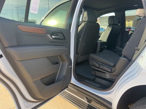 New 2026 GMC Yukon Denali w/ Sun & Power Step Package image 34