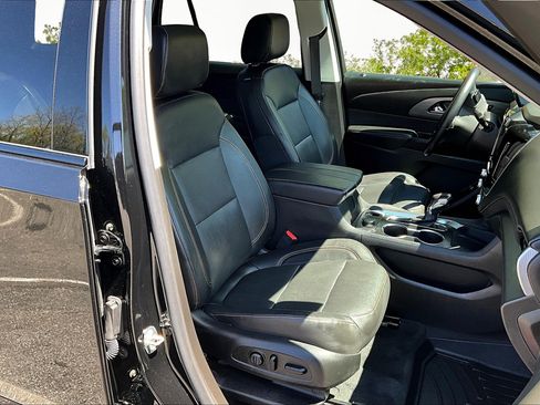 Used 2021 Chevrolet Traverse Premier w/ Redline Edition FWD image 7