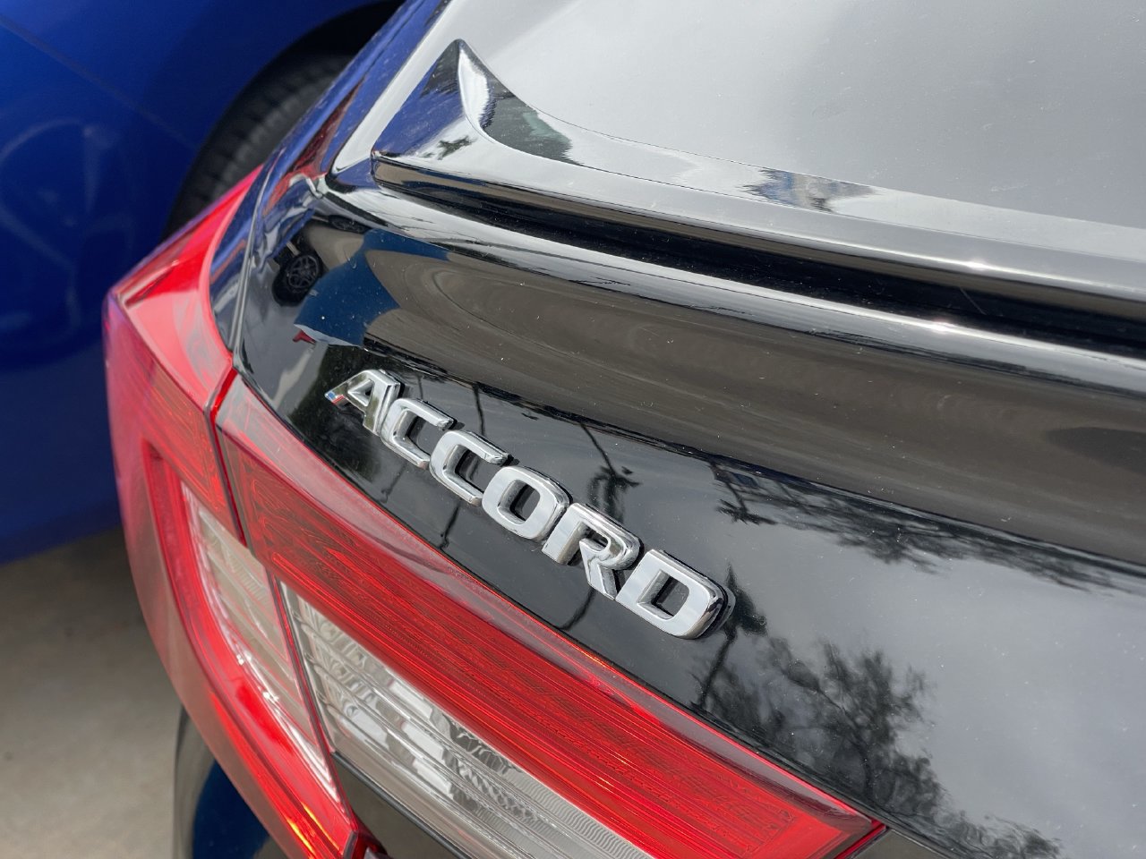 Used 2022 Honda Accord Sport image 6