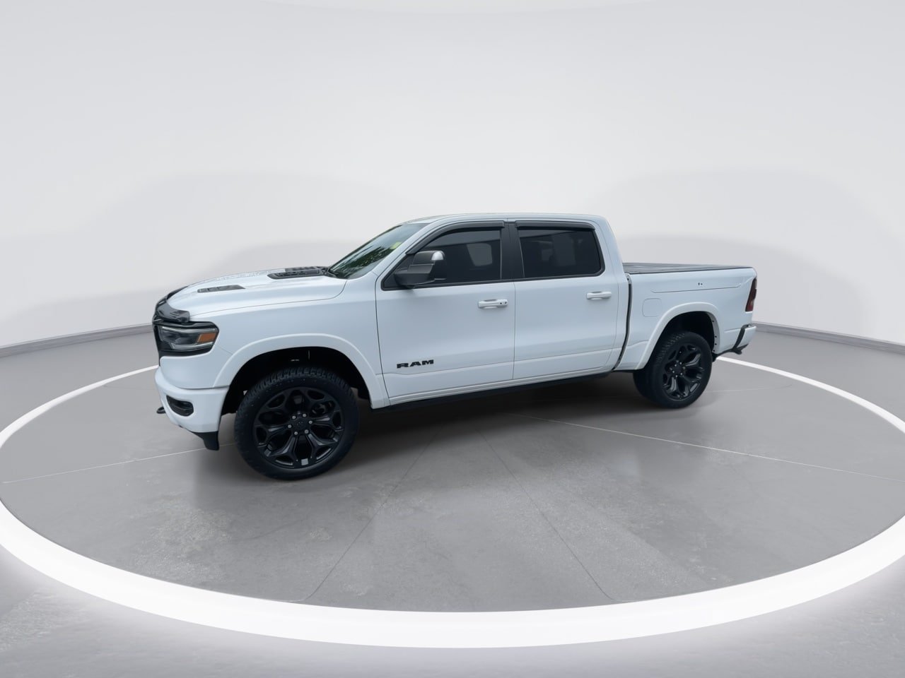 Used 2022 RAM 1500 Limited AWD/4WD image 9