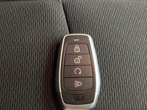 Used 2017 Chevrolet Cruze LT w/ Sun And Sound Package image 32