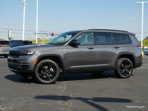 Used 2024 Jeep Grand Cherokee L Limited w/ Black Appearance Package AWD/4WD image 10