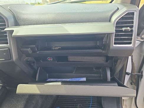 Used 2018 Ford F550 4x4 Regular Cab Super Duty image 36