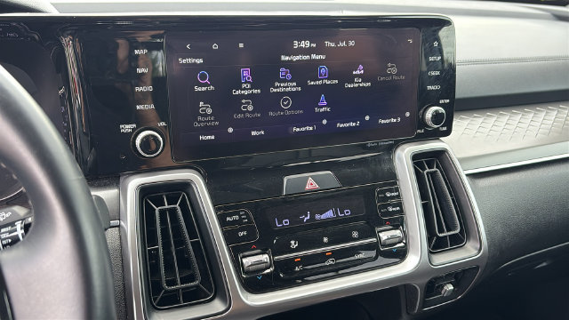 Used 2022 Kia Sorento S FWD image 17