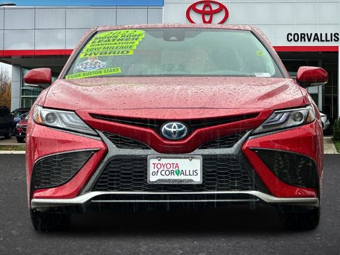 Used 2022 Toyota Camry XSE w/ Navigation Upgrade Package image 9