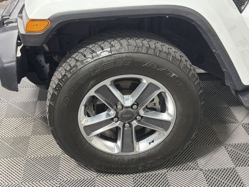 Used 2021 Jeep Wrangler Unlimited Sahara image 12