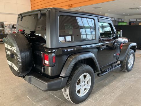 Used 2022 Jeep Wrangler Sport S image 5