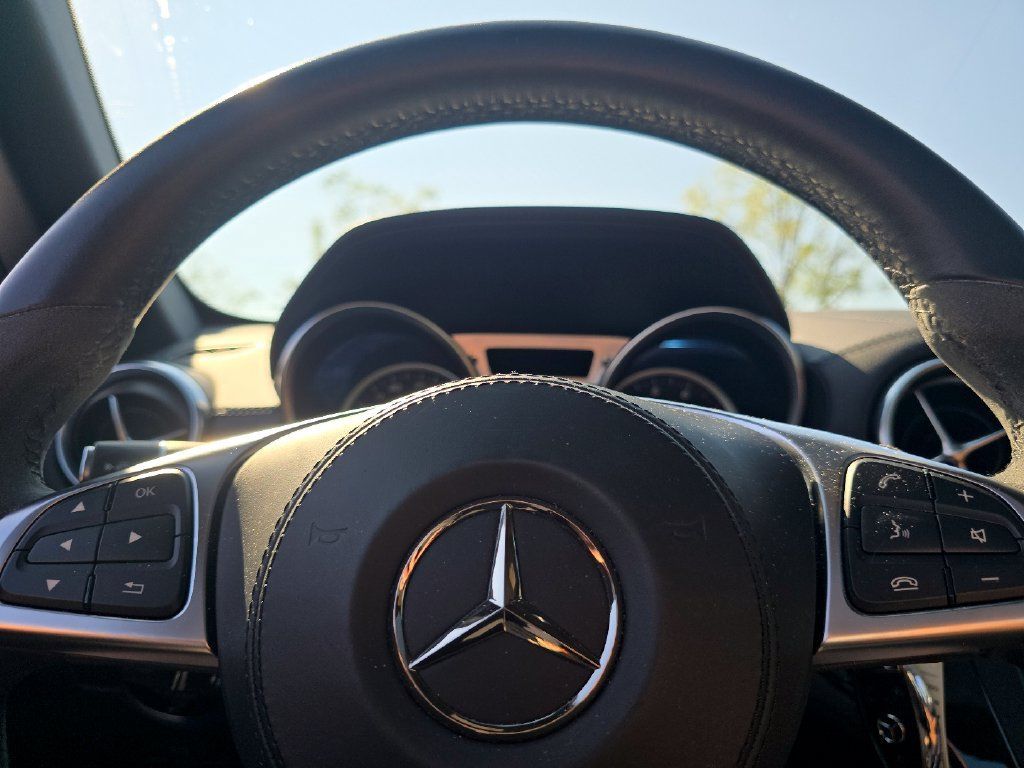 Certified 2020 Mercedes-Benz SL 550 image 25
