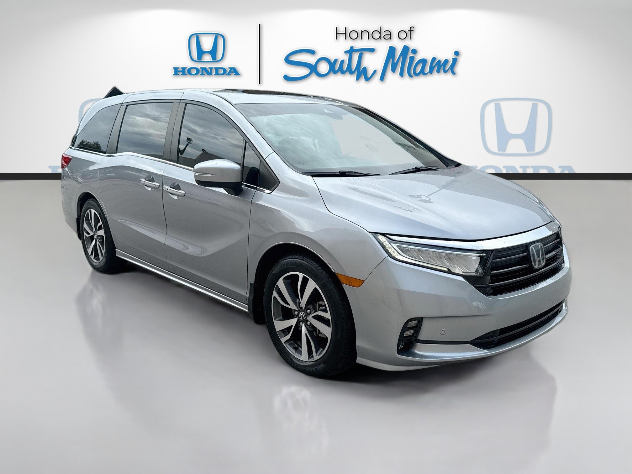 Used 2023 Honda Odyssey Touring image 1