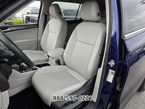 Certified 2022 Volkswagen Tiguan SE AWD/4WD image 9