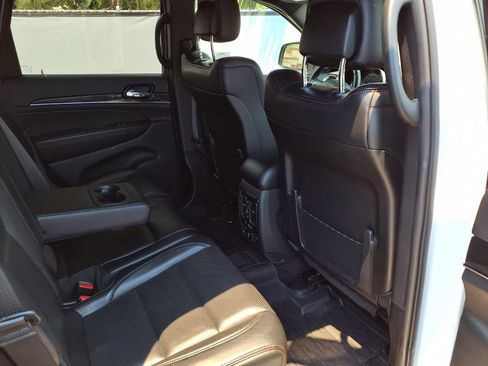 Used 2019 Jeep Grand Cherokee Trailhawk w/ Trailhawk Luxury Group AWD/4WD image 22