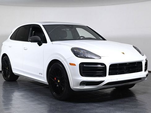 Certified 2023 Porsche Cayenne GTS AWD/4WD image 9
