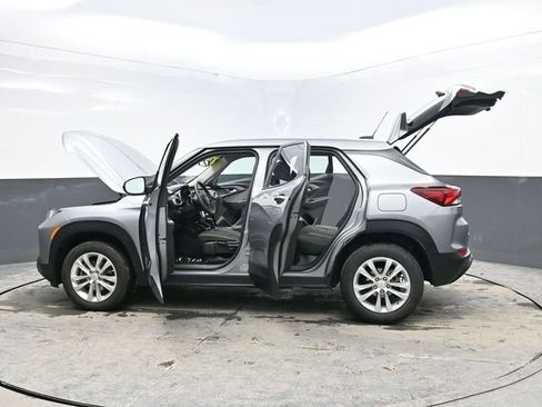 Used 2023 Chevrolet TrailBlazer LS image 40