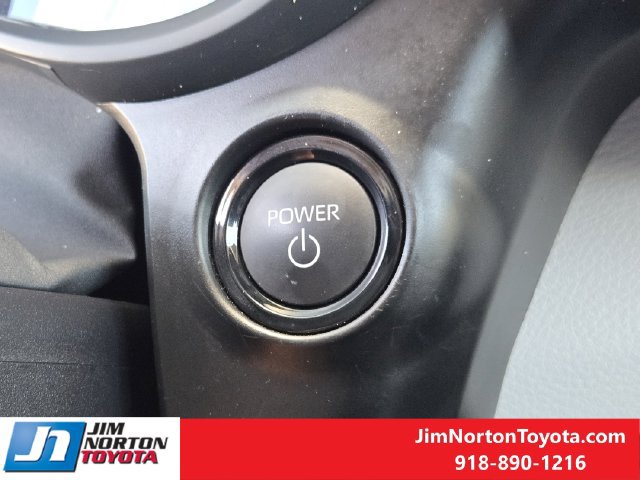 Used 2026 Toyota Sienna XLE FWD image 22