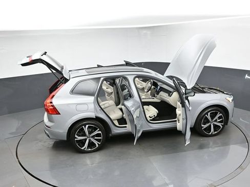 Used 2024 Volvo XC60 B5 Ultimate w/ Protection Package Premier AWD/4WD image 51
