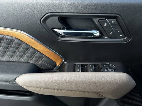 New 2026 GMC Canyon Denali w/ LPO, Denali Black Edition image 11