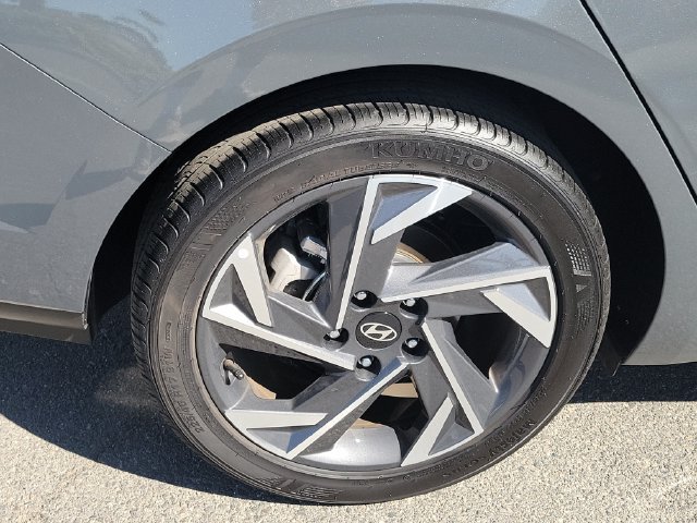 Used 2025 Hyundai Elantra Sport FWD image 29
