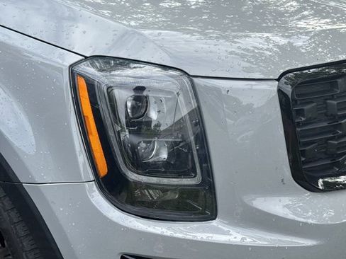 Used 2022 Kia Telluride EX w/ EX Premium Package AWD/4WD image 9