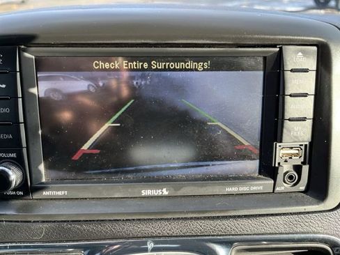 Used 2016 Chrysler Town & Country Touring image 24