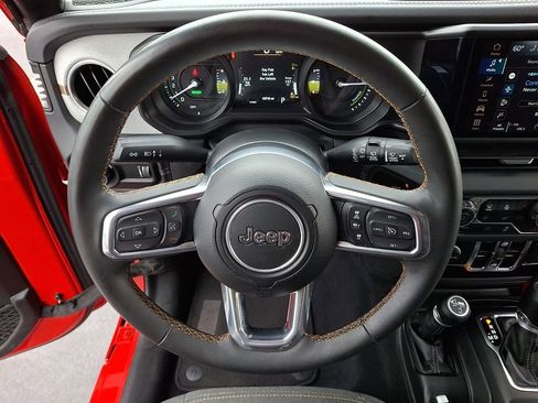 Used 2024 Jeep Wrangler Unlimited Sahara AWD/4WD image 18
