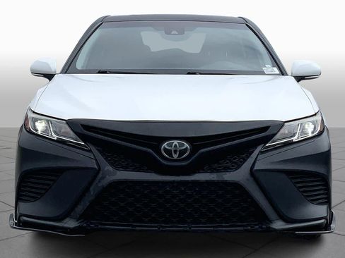 Used 2019 Toyota Camry SE w/ Convenience Package image 4