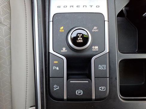Used 2023 Kia Sorento EX image 24