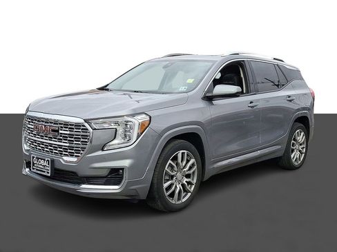 Used 2023 GMC Terrain Denali image 3