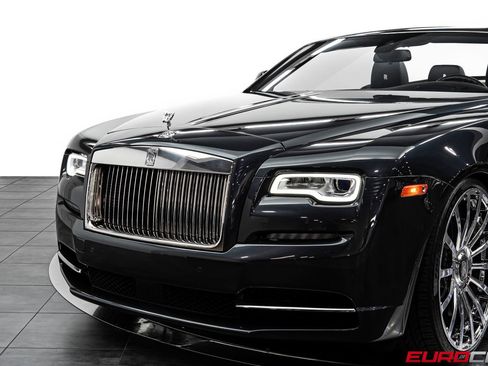 Used 2018 Rolls-Royce Dawn RWD image 15