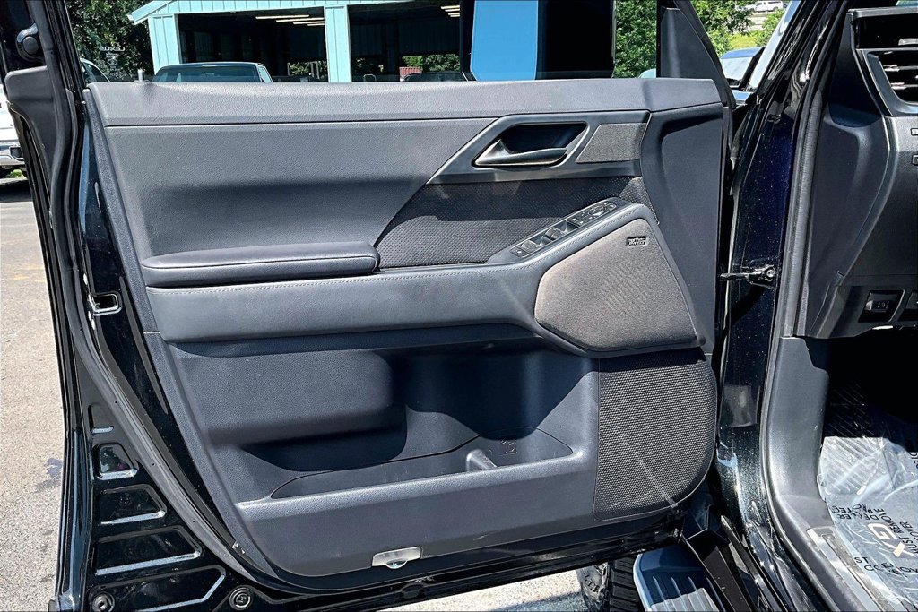Used 2024 Lexus GX 550 w/ Cold Area Package AWD/4WD image 22