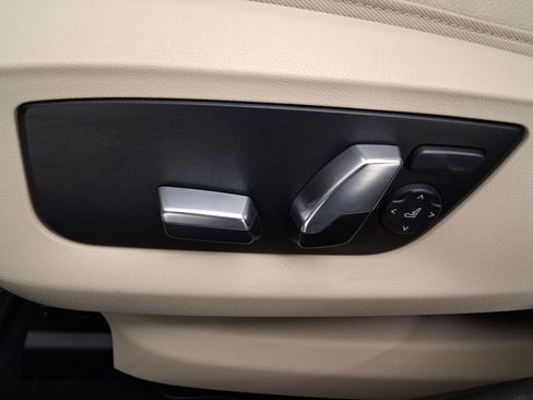 Used 2023 BMW 530e w/ Premium Package RWD image 13