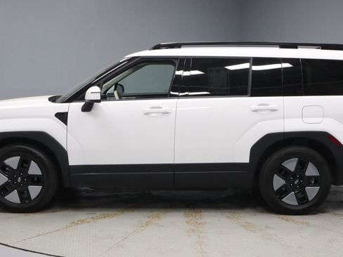 Used 2025 Hyundai Santa Fe SEL FWD image 10