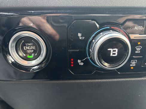 Used 2023 GMC Sierra 1500 Elevation image 29