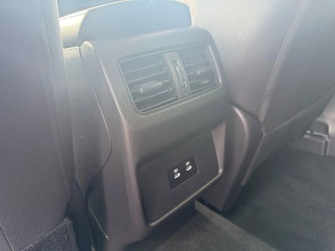 Used 2024 Nissan Rogue SV image 24