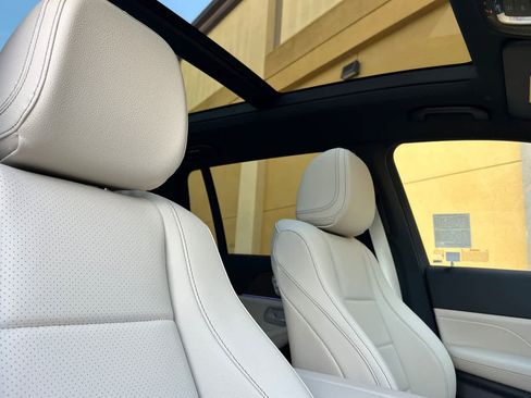 New 2025 Mercedes-Benz GLS 450 4MATIC image 16