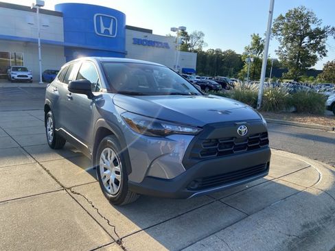 Used 2026 Toyota Corolla Cross L FWD image 2