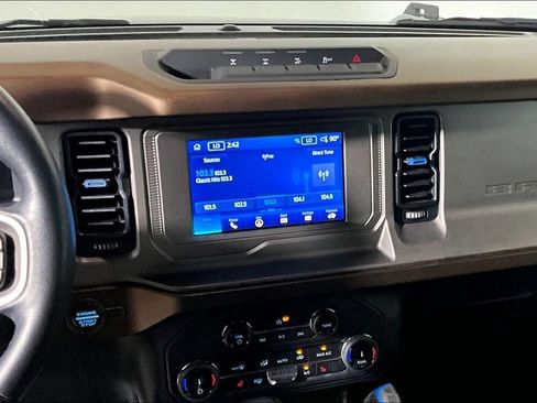 Certified 2022 Ford Bronco Outer Banks w/ Sasquatch Package AWD/4WD image 5
