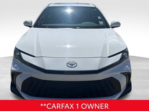 Used 2025 Toyota Camry SE image 2