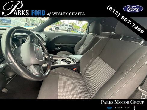Used 2023 Dodge Challenger SXT RWD image 8