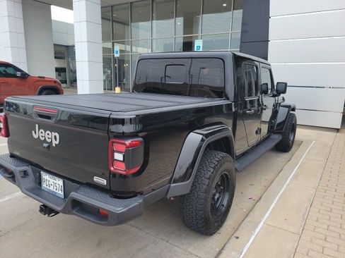 Used 2021 Jeep Gladiator Overland image 3