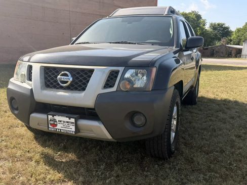 Used 2012 Nissan Xterra S RWD image 2