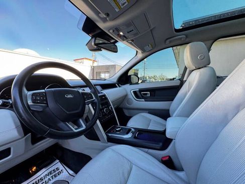 Used 2018 Land Rover Discovery Sport HSE image 12